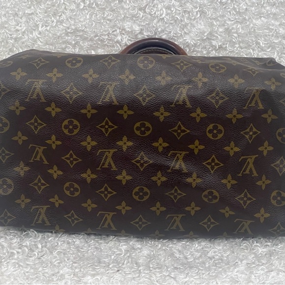 Authentic Louis Vuitton speedy monogram - Picture 11 of 16
